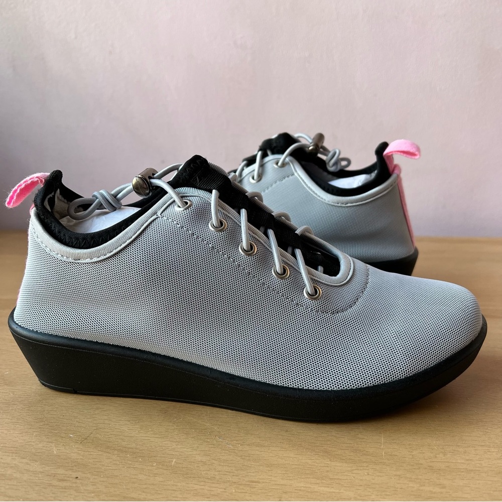 Brand New Steven by Steve Madden platform / wedge stretchy slip on shoe’s